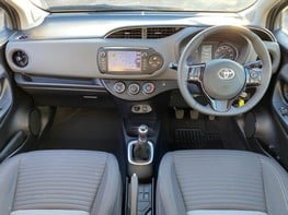 Toyota Yaris VVT-I ICON TECH 2