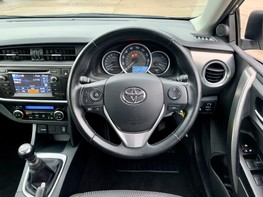 Toyota Auris ICON DUAL VVT-I 18