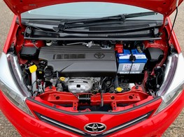 Toyota Yaris VVT-I TR 7