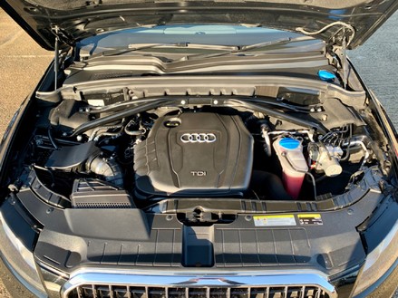 Audi Q5 TDI QUATTRO SE START/STOP 