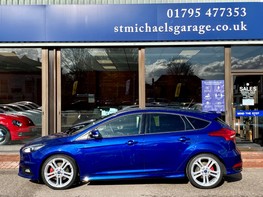 Ford Focus ST-3 11