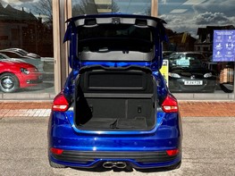 Ford Focus ST-3 56