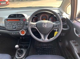 Honda Jazz I-VTEC ES 18