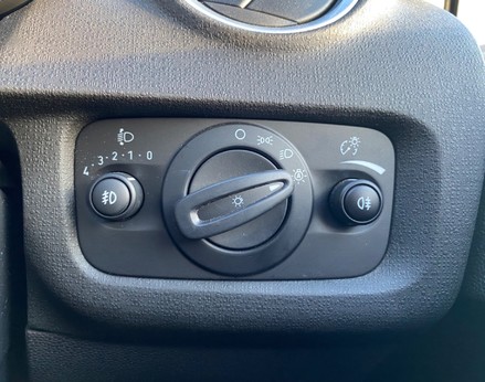 Ford Fiesta TITANIUM X 41