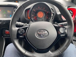 Toyota Aygo VVT-I X-CITE 4 X-SHIFT 19