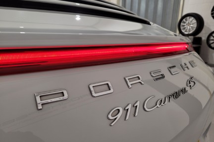 Porsche 911 CARRERA 4S 30